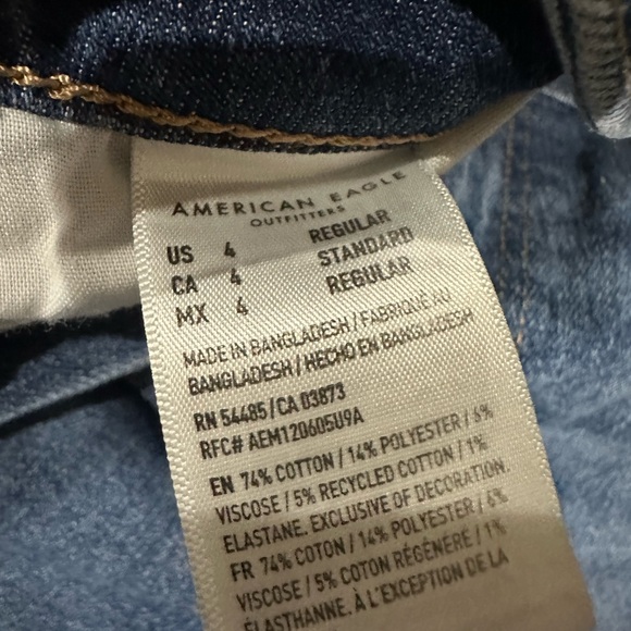 American Eagle Outfitters Mom Jeans - Picture 3 of 3
